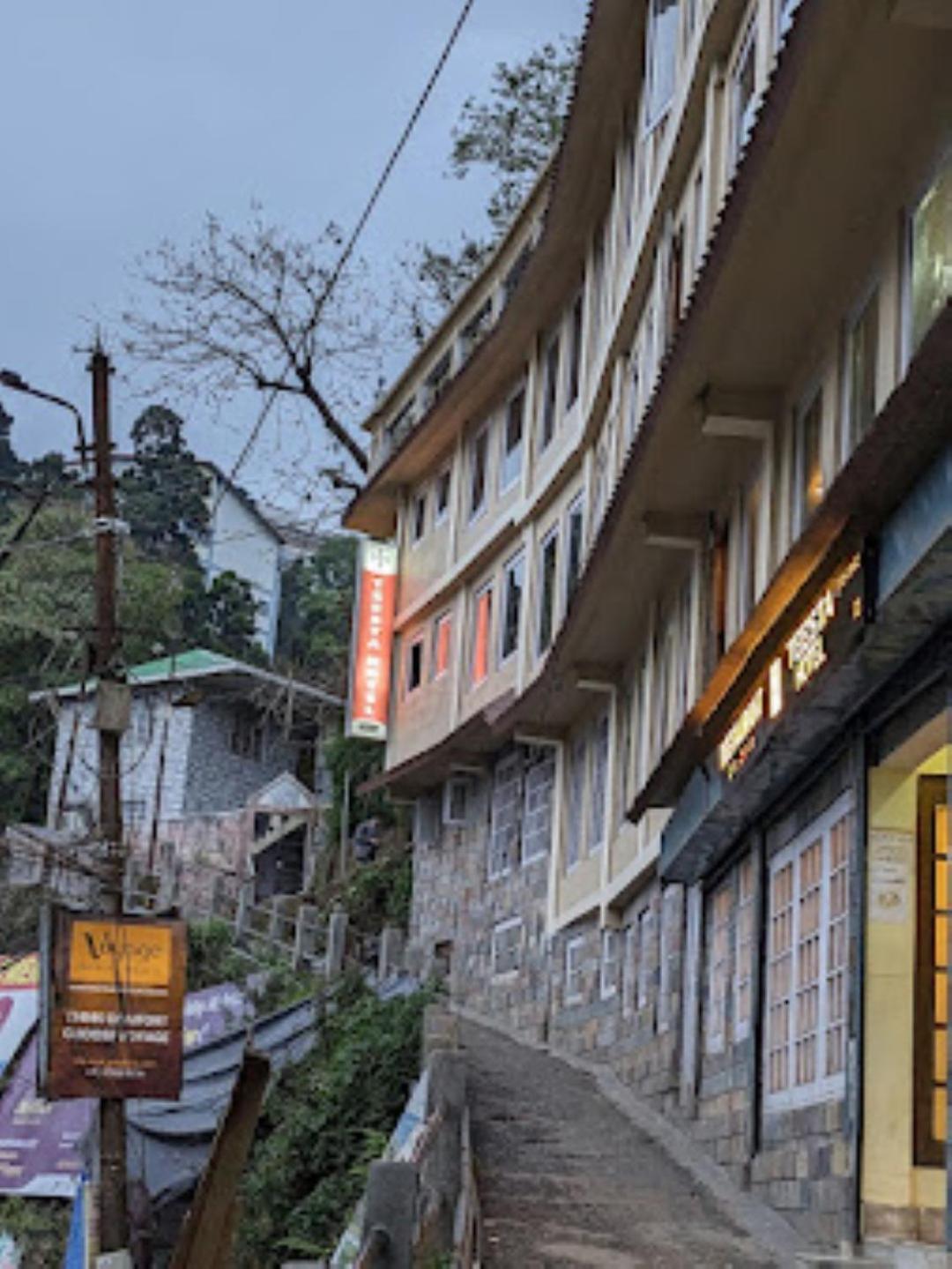 Teesta Hotel , Darjeeling Дарджилинг Экстерьер фото